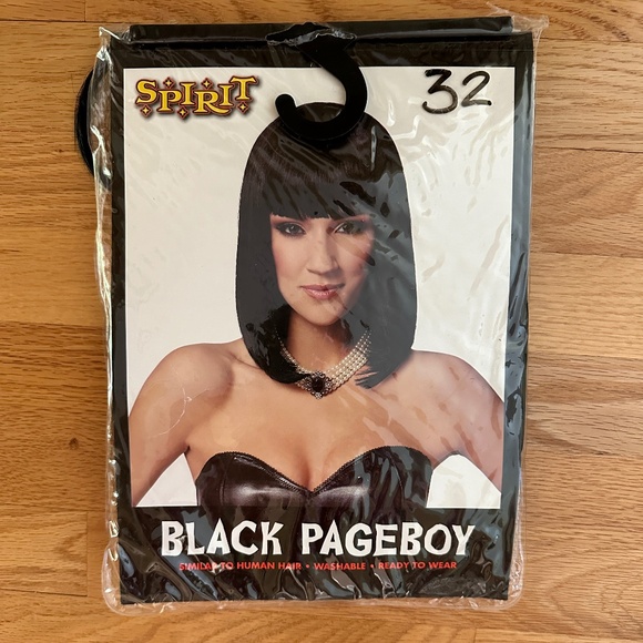 Black Pageboy Wig Halloween Wig Black Hair Wig Womens - Picture 1 of 8